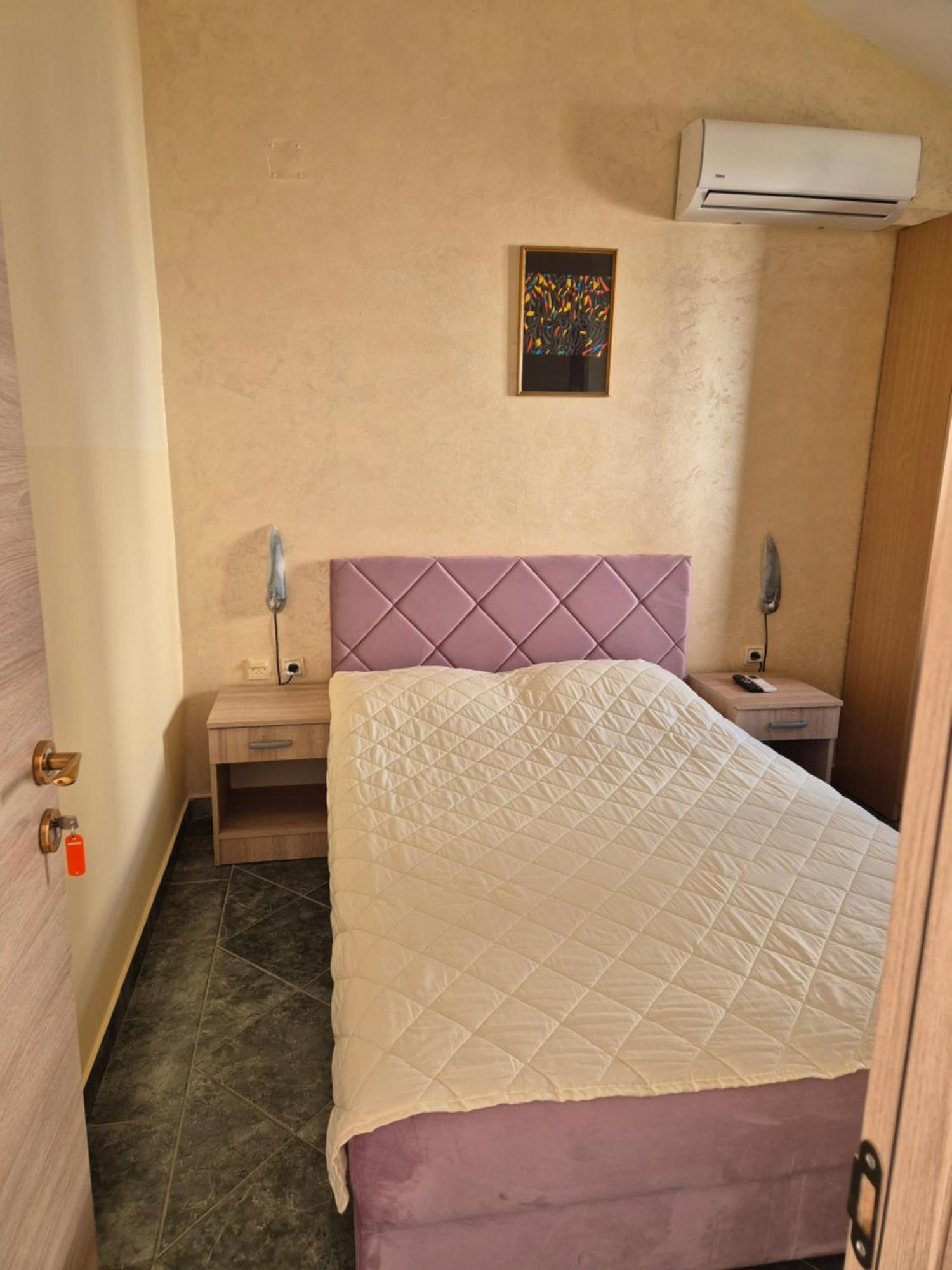 Mali Milocer Bay Accommodation Sveti Stefan Rum bild
