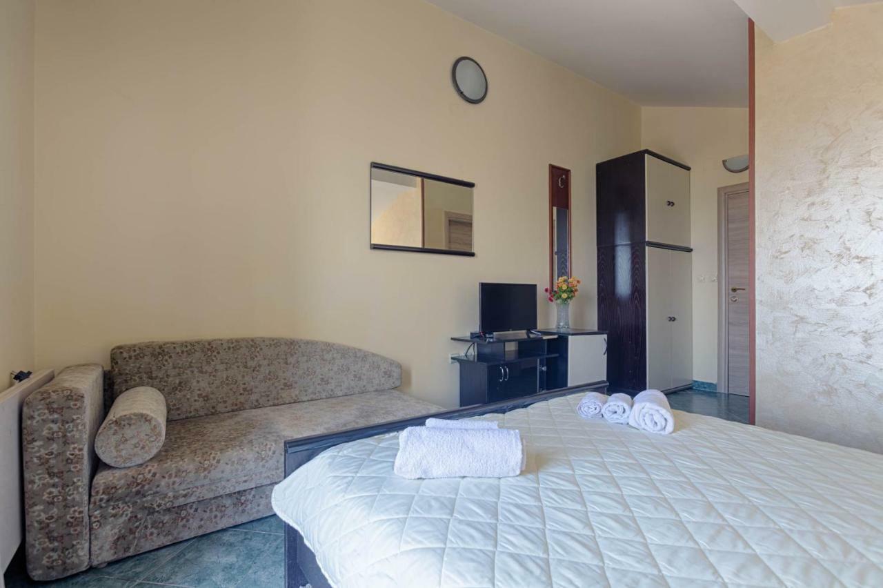 Mali Milocer Bay Accommodation Sveti Stefan Exteriör bild