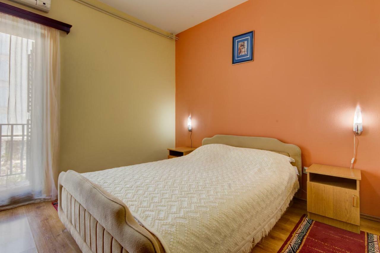 Mali Milocer Bay Accommodation Sveti Stefan Exteriör bild